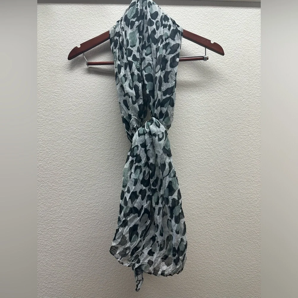 New Leopard Scarf